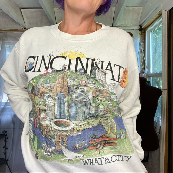 Vintage Tops - Cincinnati Vintage City Scape Cartoon Cream Sweatshirt Unisex Size Large